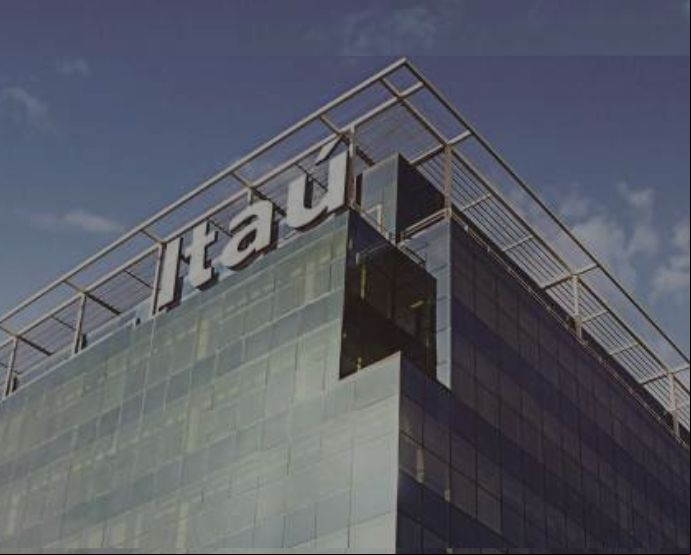 El acuerdo de compraventa fue suscrito el 24 de agosto. / Tomado de las redes sociales de Itaú.