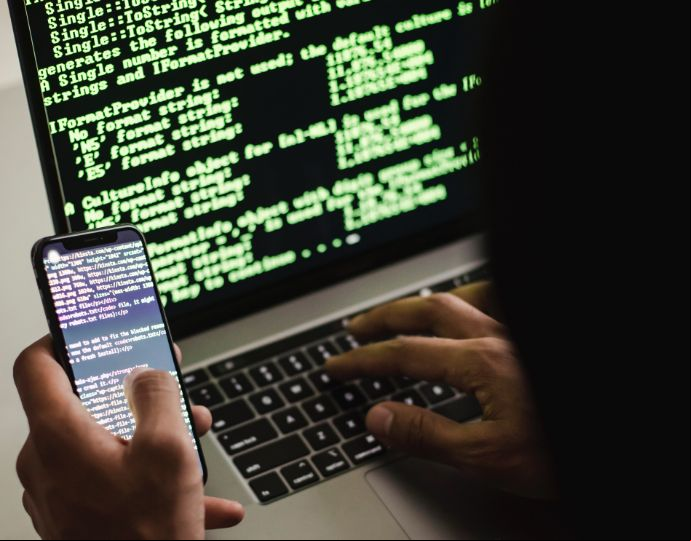 Mientras que el ransomware es la principal amenaza del sector corporativo en Costa Rica, el phishing es el equivalente en el sector bancario de Guatemala. / Canva.