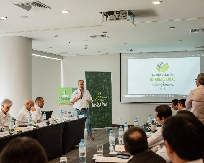 Grupo Silvestre, con más de 31 años de trayectoria, recientemente reunió a colaboradores de Perú, Colombia y República Dominicana./ Tomada de la cuenta de la empresa en Linkedin.
