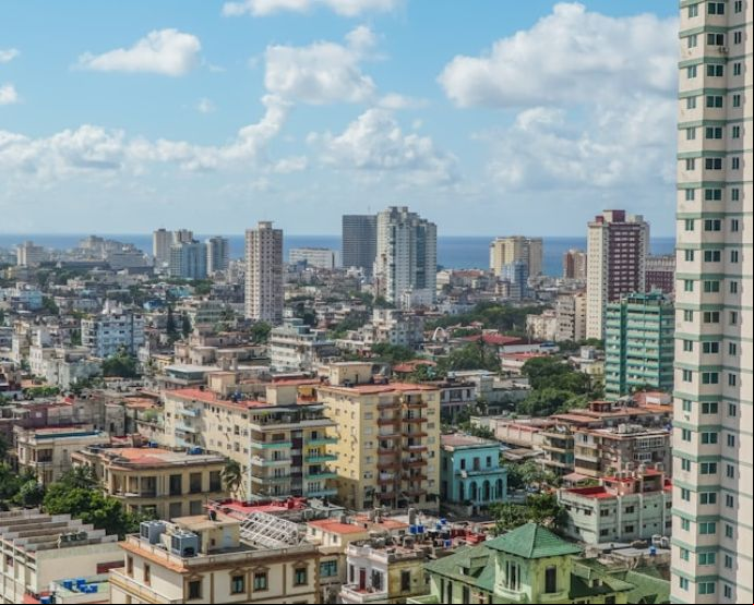 La nueva norma se aplica exclusivamente a los arbitrajes que se llevan a cabo en territorio cubano, salvo en lo que respecta a procesos en el extranjero./ Unsplash - tiago claro.