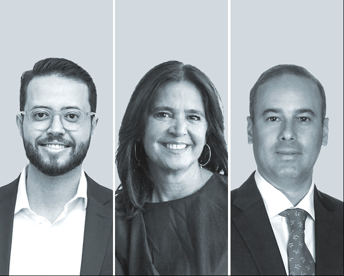 Rodrigo Pires, de William Freire Advogados Associados (izquierda); Carolina Cabrera Silva, de LawTech, y Rodrigo de los Ríos Gordoa, de Cannizzo.