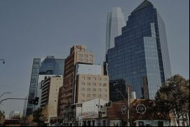Se prevé que la economía chilena despunte 2 % este año tras un 2023 de crecimiento cero./ Unsplash - Jaime Sainte Marie.