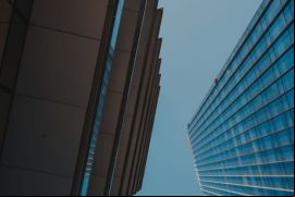 Desde 2021 se aprecia una total ausencia de nuevas ofertas iniciales en la región./ Unsplash, Mikita Yo.
