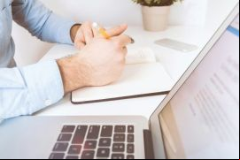 Las SAS también promueven la creación de empresas unipersonales, ofreciendo vías accesibles para formalizar los negocios./ Unsplash - Jetshoots.com.