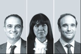 José Tomás Correa Concha, de DLA Piper en Santiago de Chile (izquierda); Jocelyn Aros, de Albagli Zaliasnik (AZ), y Joaquín Palma, de Palma Abogados.