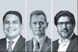 Gerardo Guzmán, Hernández & Cía. (izquierda); Roland Matthei, de Ontier - Chile (centro), y Aldo Cornejo, de la oficina de Ecija en Perú.