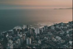 La economía peruana habría retrocedido 0,6 % en 2023, según datos preliminares./ Istock - Christian Vinces.