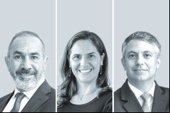 Santiago Villanueva,  de Pérez-Llorca - México (izquierda); Maria Beatriz Grella Vieira, de Demarest Advogados, y Daniel Loria, de Loria Advogados.
