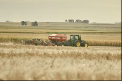 Adecoagro opera en Argentina, Brasil y Uruguay, donde posee 200.000 hectáreas de tierras de cultivo y varias instalaciones industriales./ Tomada de la página de la empresa en Facebook.