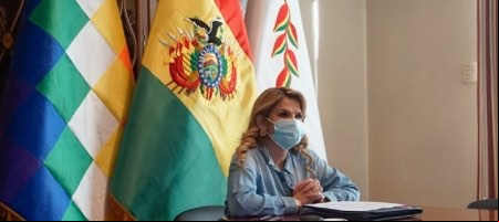 La presidenta de Bolivia y parte de su gabinete están contagiados de coronavirus / Foto tomada del twitter de la presidenta.