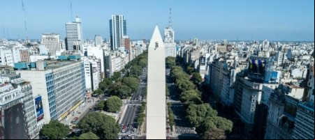 Este año apenas se lograron 16, con una suma de 2.867 millones de dólares. / Unsplash, Nestor Barbitta