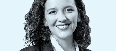 María Eduarda Noceti, recién designada socia y co líder de la práctica laboral de Beccar, sugiere la necesidad de análisis y una adaptación estratégica. / Diseño: Miguel Loredo - LexLatin.