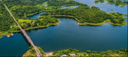 A la fecha, Panamá sólo ha adjudicado un proyecto bajo esta modalidad.  En el horizonte del 2024, las Alianzas Público-Privadas en Panamá se presentan como una fuerza que además de transformar su infraestructura, puede significar una inyección para su economía. / Carreteras Panamá.
