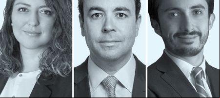 Itzell Mendez Ramos, de Norton Rose - México; Bruno Soares, de DLA Piper (centro) y Carlos E. Martínez Betanzos, de Basham, Ringe y Correa.