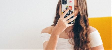 La imagen personal es propia y tenemos el derecho de solicitar que no nos tomen una foto y rechazar la misma / Unsplash, Laura Chouette