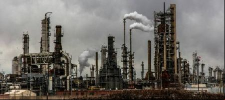América Latina y el Caribe tiene el desafío de incrementar el presupuesto que destina a reducir las emisiones de gases de efecto invernadero (GEI) hacia 2030./ Unplash - Patrick Hendry.