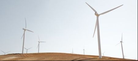 se vienen materializando diversas transacciones como las de Enel Generación (Niagara Energy), Parque Eólico Tres Hermanas (Luz del Sur). / Unsplash, Luca Bravo.