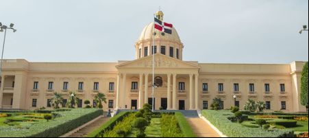 República Dominicana busca mejorar el perfil de la deuda con emisiones de moneda local./ Foto tomada del sitio web del Palacio Nacional. 