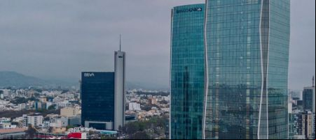 En lo que va de año, el mercado de financiamientos en Perú ha mostrado señales de recuperación. / Canva.