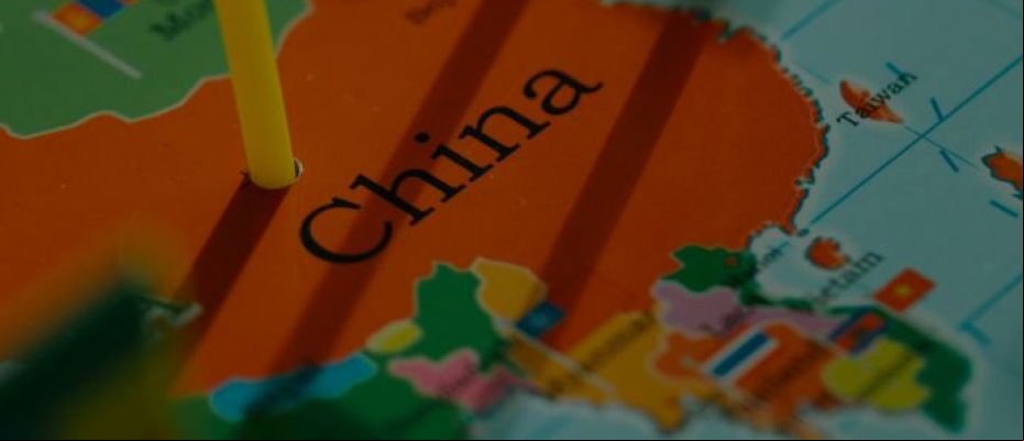 China Plus One, vigente hace más de una década, ya no solo se enfoca en China y otro país asiático, sino en considerar a México candidato ideal para el desarrollo de manufactura. / Canva.